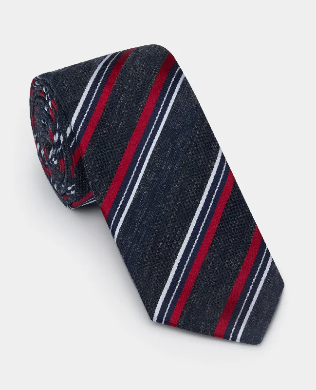 Men's Suits with Double VentsStripe Design Tie