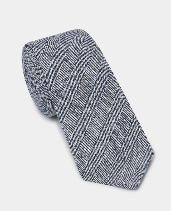 Men's Suits with Mother-of-Pearl ButtonsHerringbone Design Tie