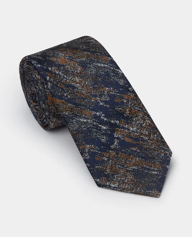 Men's Suits with Double VentsSemi-Plain Design Tie