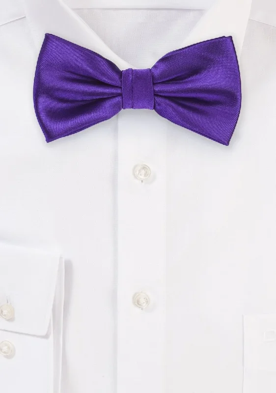 Trendy Men's Patterned SuitsRegency Solid Bowtie