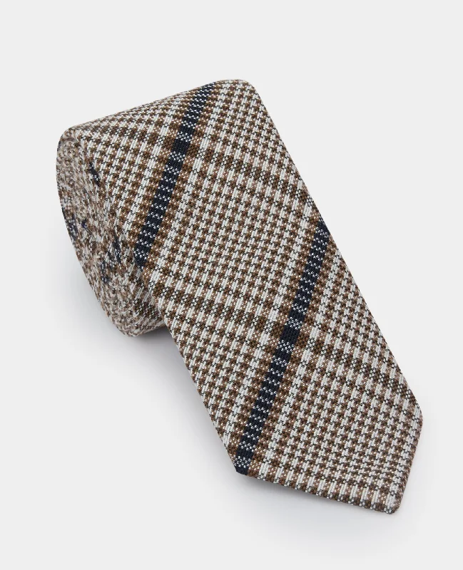 Men's Suits with Tweed FabricsCheck Design Tie