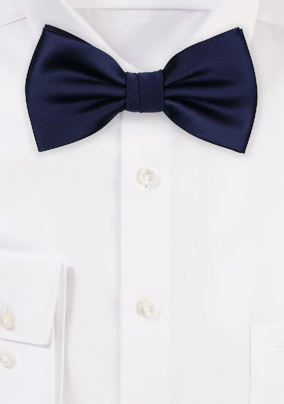 Elegant Men's Linen SuitsClassic Blue Solid Bowtie