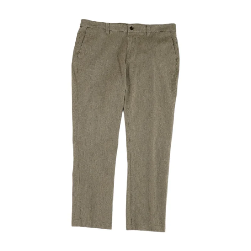 Men's Pants with Wrinkle-Resistant FabricBrown Solid Chino Pants