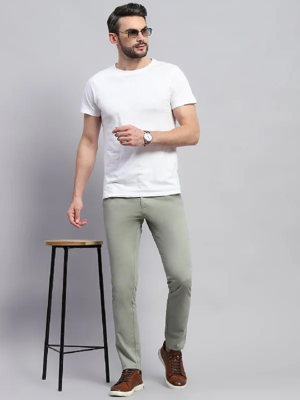 Men's Pants with Graphic PrintsMen Green Solid Regular Fit Trouser